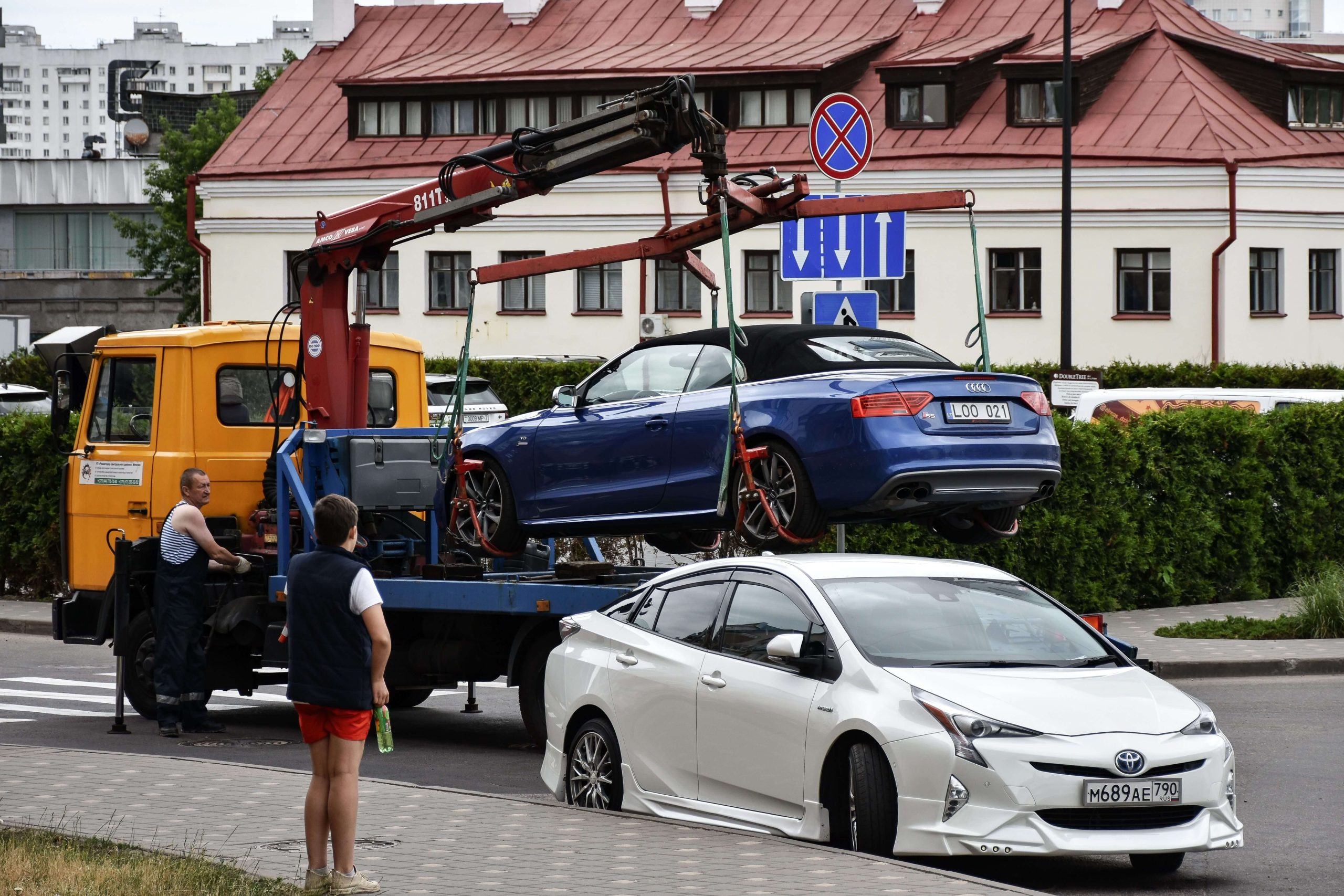 Toronto Scrap Car Removal Pickup and Disposal